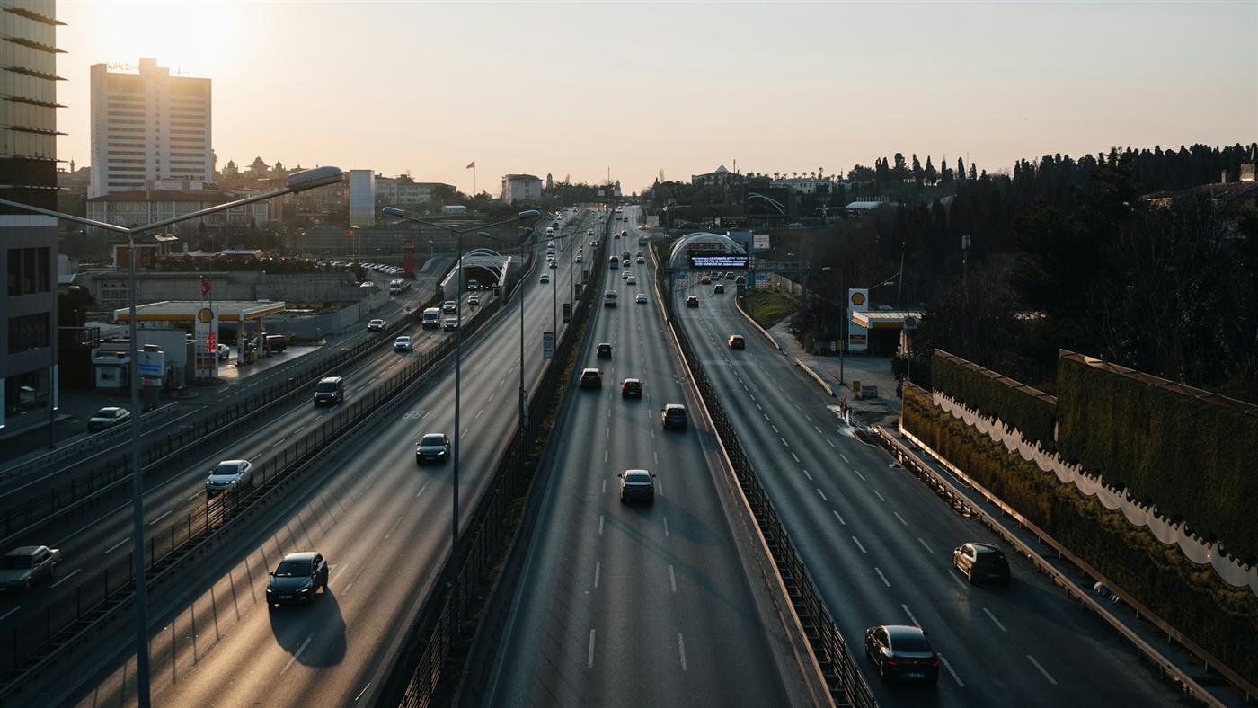Sabah saatlerinde İstanbul'da kara yolu